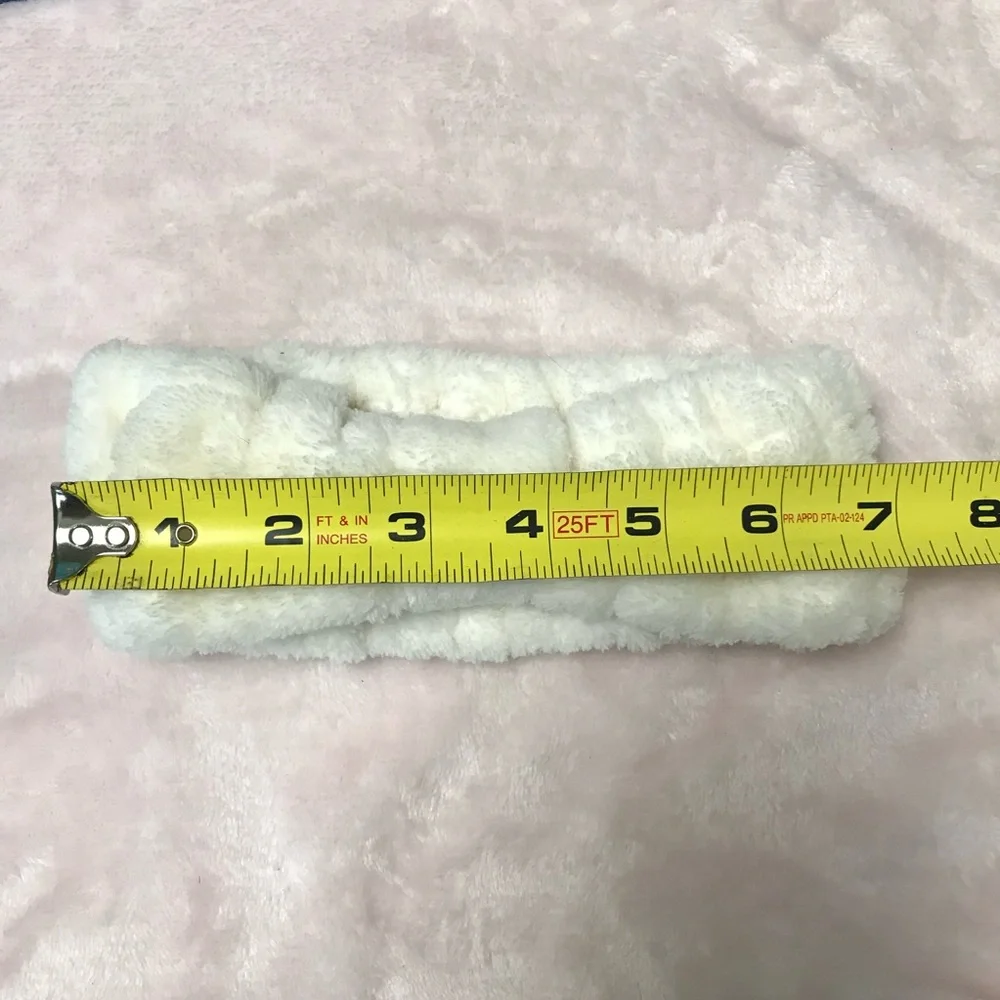 ✨✨5/$10✨✨ Accessorie Unisex Off White plush Headband Makeup headband New - Picture 5 of 6
